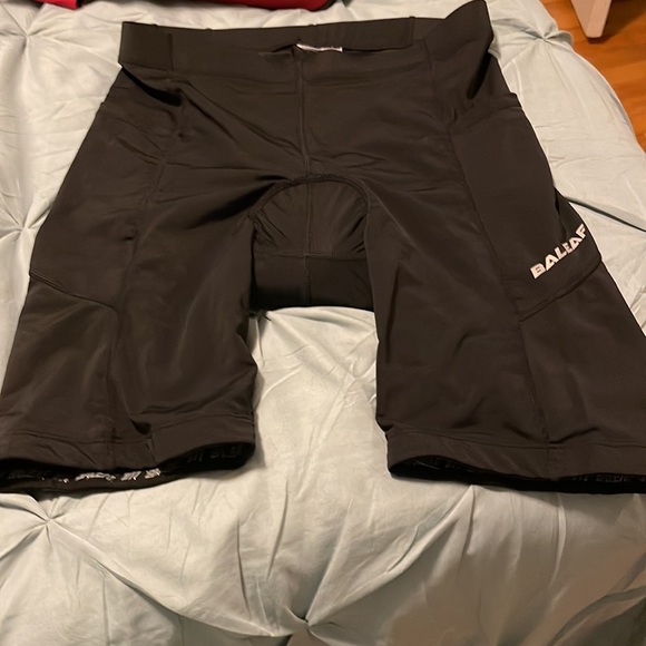 Padded cycling shorts - Picture 4 of 4